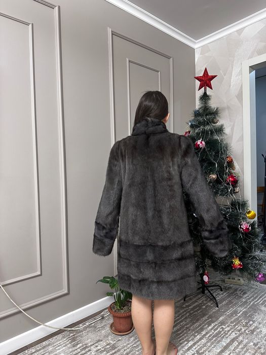 Продам норковую шубу