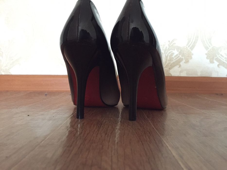 Новые Туфли красивые необычные