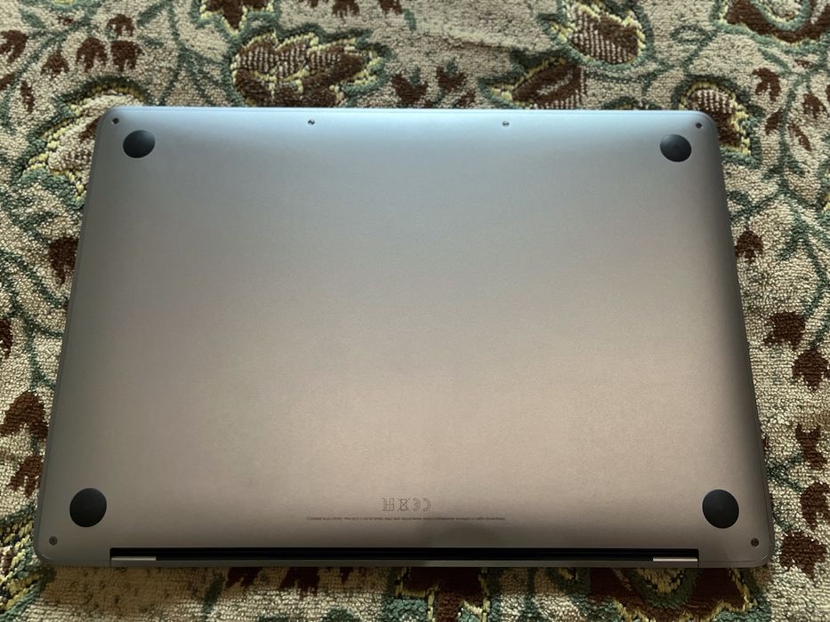 Продам MacBook Pro 2017 13