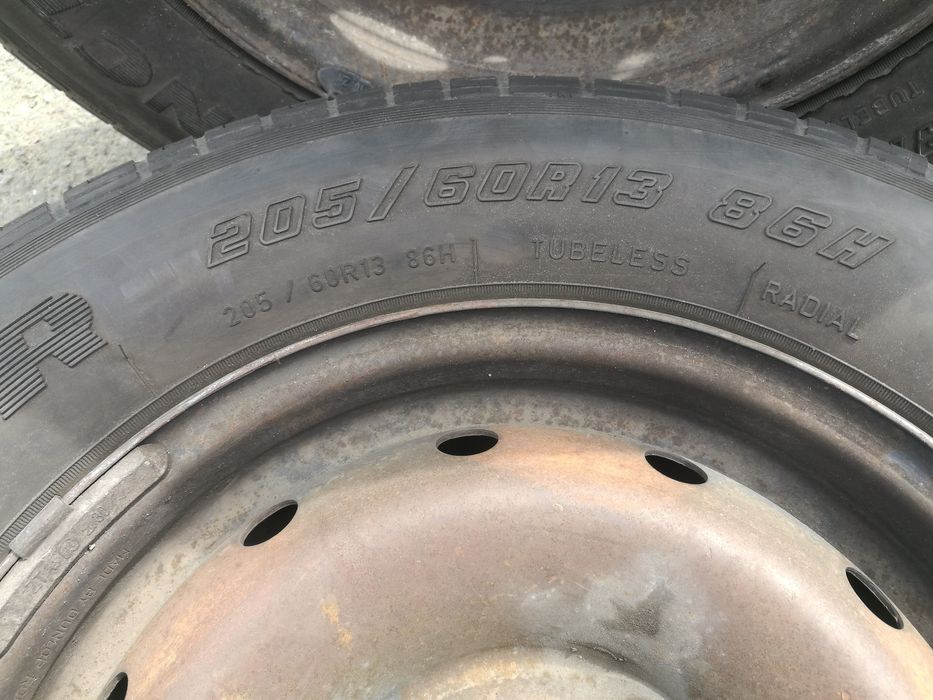 продавам джанти ,гуми 13,14,15цола,за пежо,ситроен,форд,ауди