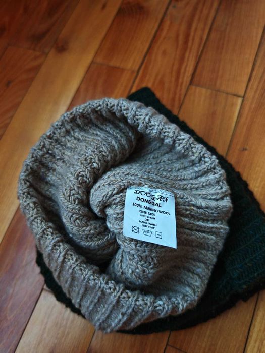 Caciuli unisex din lana 100%, eticheta pe interior