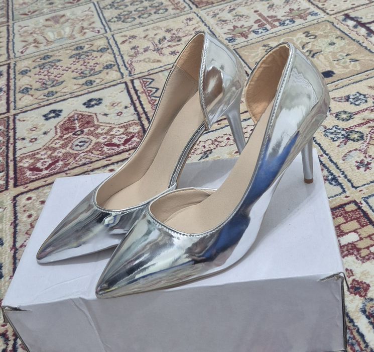 Продам 2  новые туфли за 5990тг.