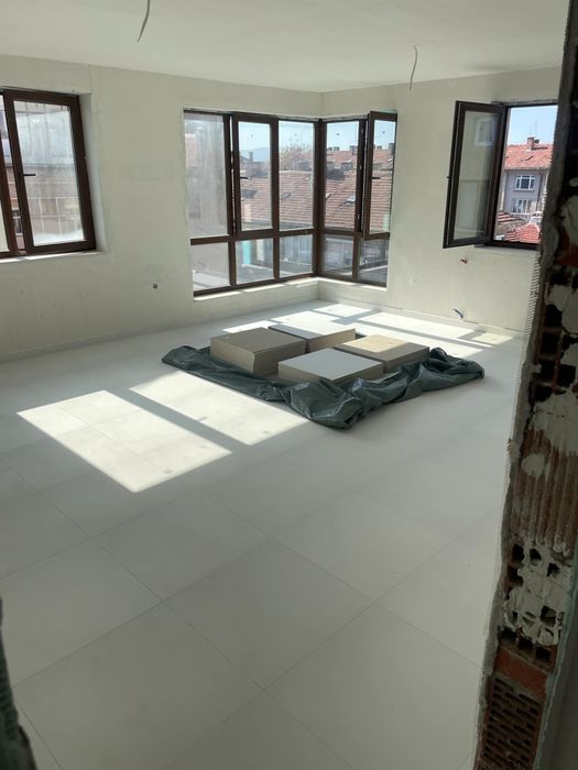 Продава се Тристаен апартамент в Казанлък - 101 кв.м за 1414 €/кв.м - Снимка #4