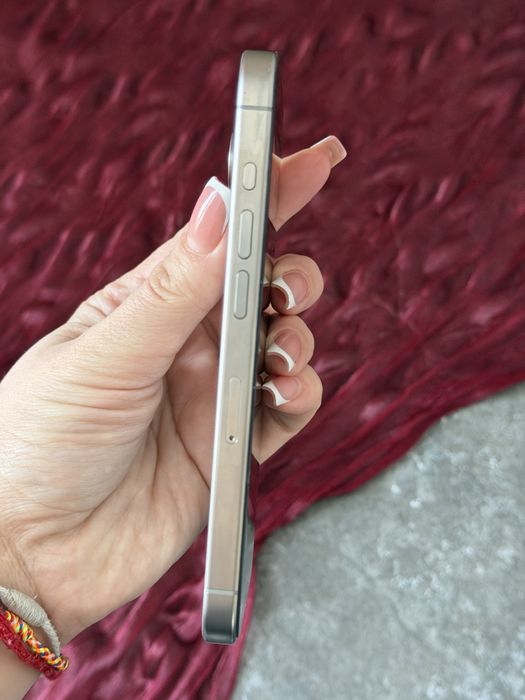 Продам Iphone 15 pro на 512гб