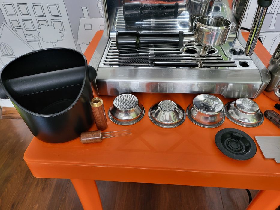 Кафемашина SAGE the Barista Touch с дисплей и кафемелачка