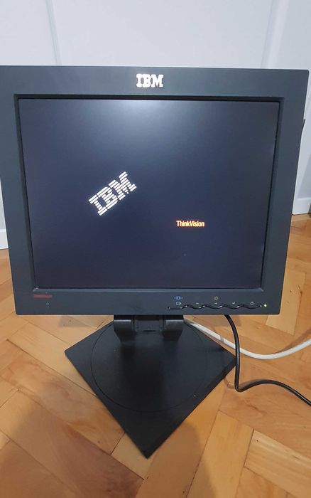 Monitor IBM ThinkVision