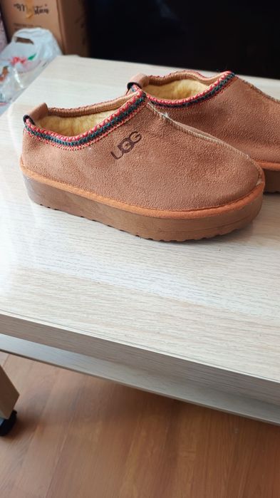 UGG de damă  mărimi 38 39. 40