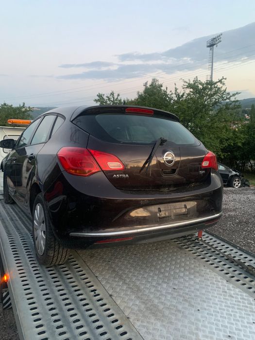 Opel Astra 1.7cdti 6скорости 2014г