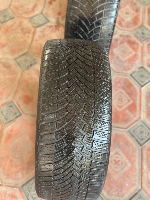 Шины 235/40/19 зимние