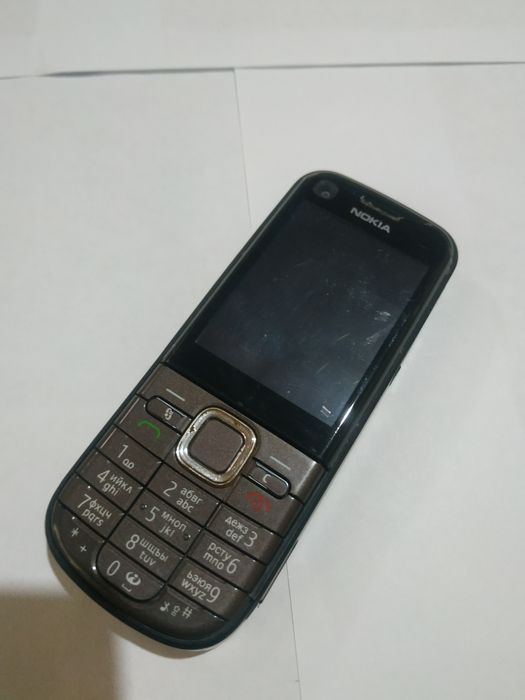 Sotiladi Nokia 6720