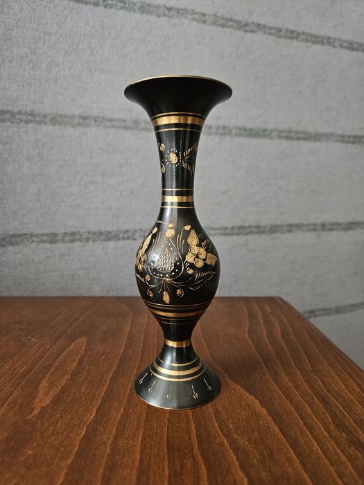 Индийска месингова вазичка