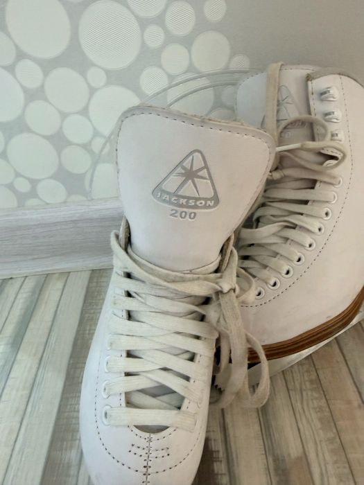 Продам коньки в хорошем состоянии