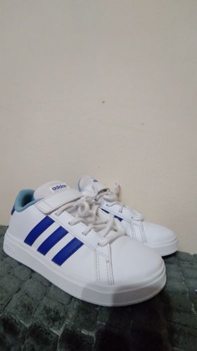 Adidas mărime 32