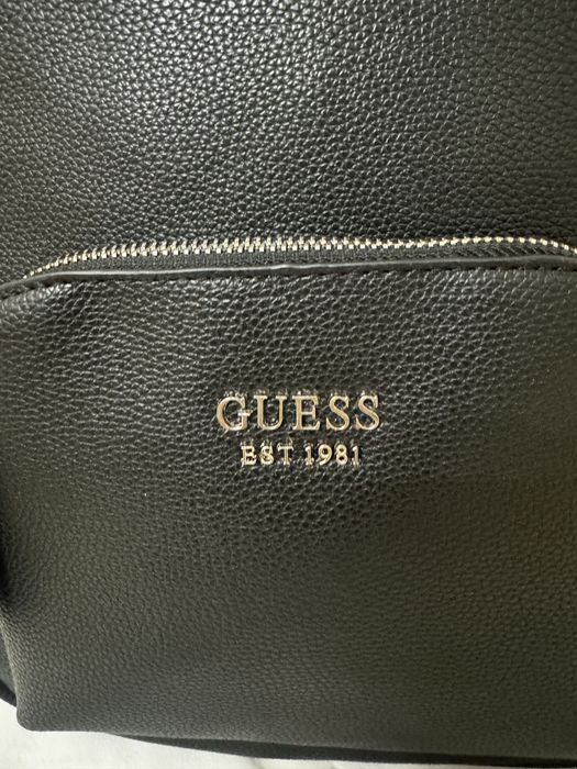 Guess рюкзак новый, очень вместительный