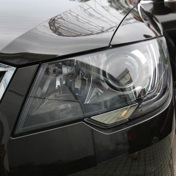 Стекла фар skoda superb