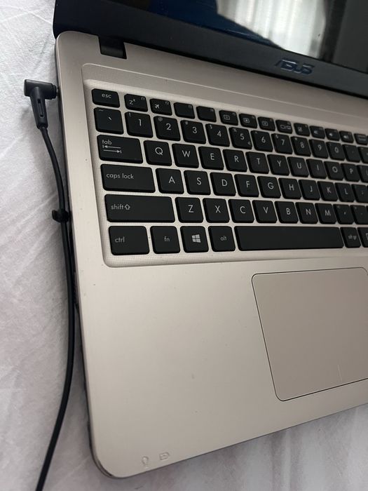 Vand laptop asus