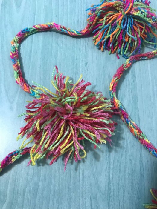 Șnur cu pomponi de lână handmade