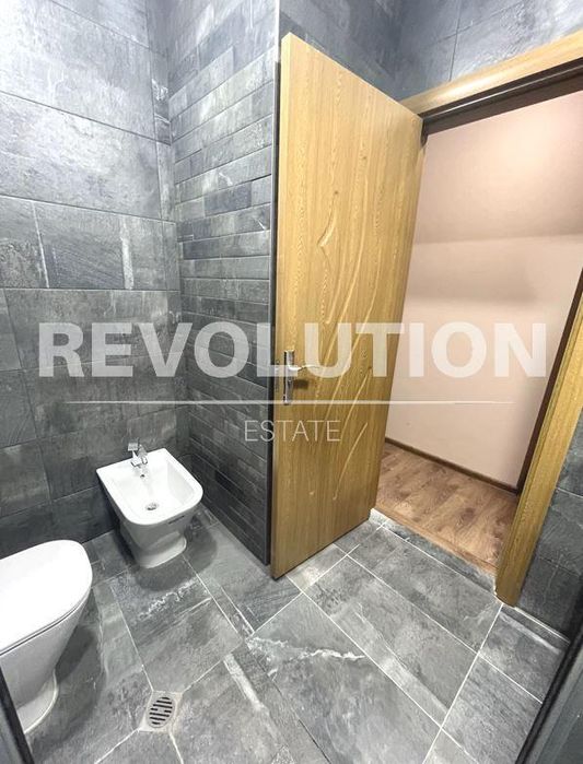 Дава се под наем Тристаен апартамент в Варна, Център - 70 кв.м за 650 € - Снимка #6