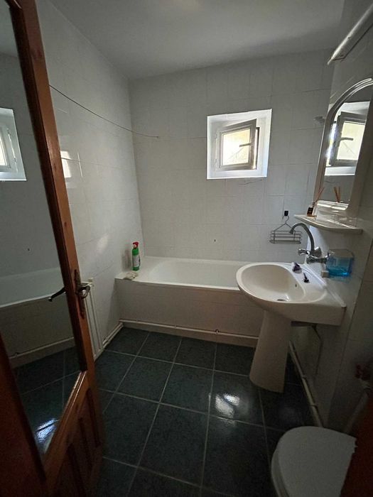 Vand apartament 2 camere in Galati, zona Mazepa 2, etajul 2, zona centrala; 80000 euro negociabil, liber, acte la zi, telefon 0722971531