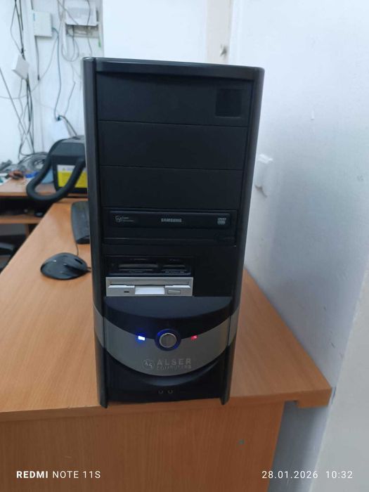 игровой компьютер в комплекте