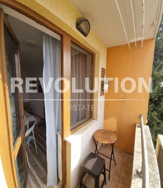 Дава се под наем Едностаен апартамент в Варна, Погреби - 39 кв.м за 265 € - Снимка #2