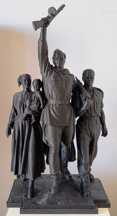 Архивна възстановка на демонтиран софийски монумент