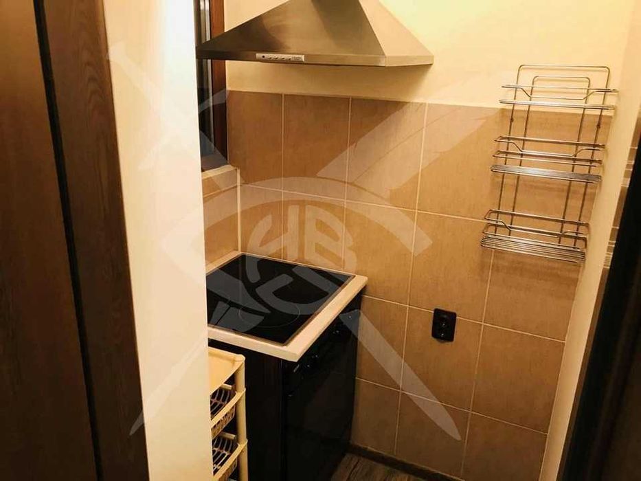 Дава се под наем Тристаен апартамент в Варна, ВИНС - 90 кв.м за 800 € - Снимка #1
