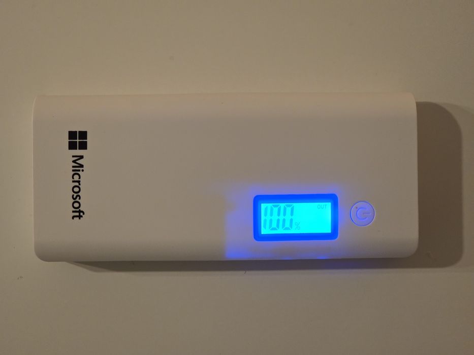 Baterie externa 10.000mAh, cablu USB, lanterna