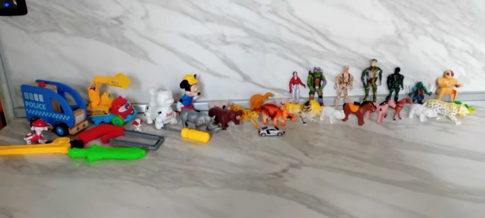 Ло от 50 бр.  детски играчки.