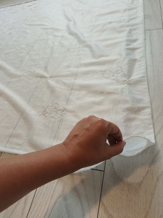 Perdea alba cu flori