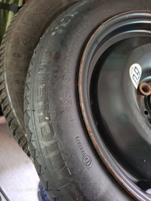 Продавам комплект 4 гуми с джанти 15 цола за пежо 406 + 1 резервна гума Michelin