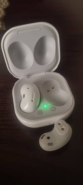 Беспроводной наушник самсунг галакси