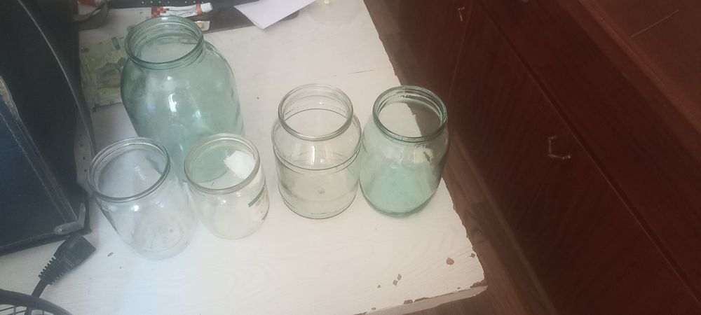 Всё для шитья, термометр ртутный, косметичка, очки, банки