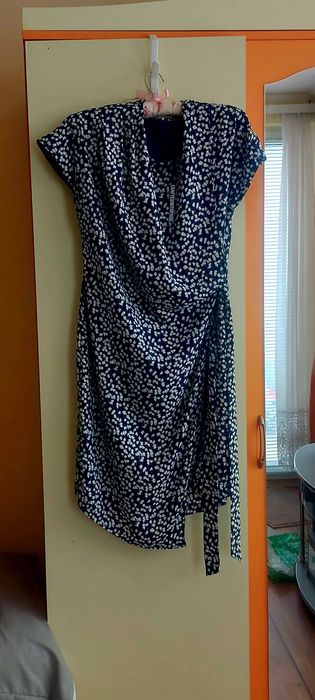 Нова рокля  с цип отзад,поплата леко асиметрича отпред