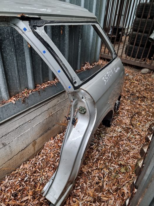 Крыло задние на Subaru Outback B4