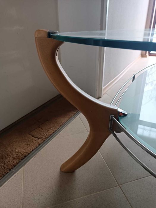 Стъклена холна маса