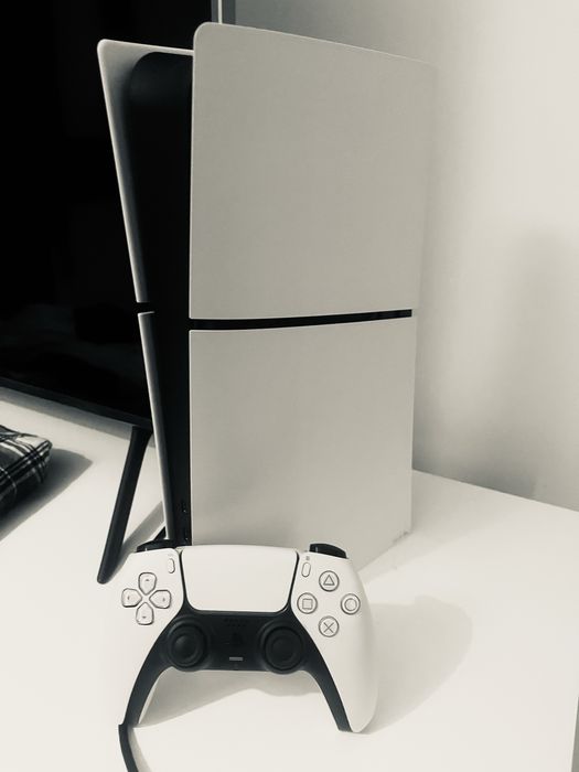 PS 5 (Playstation 5) Digital Edition 825 GB