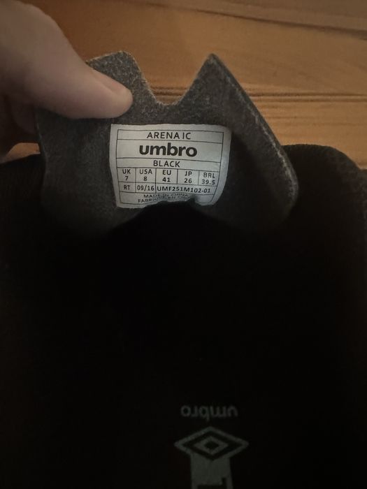 Футболни стоножки umbro 41 номер