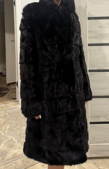 Продам шубу норка в отличном состоянии 100000