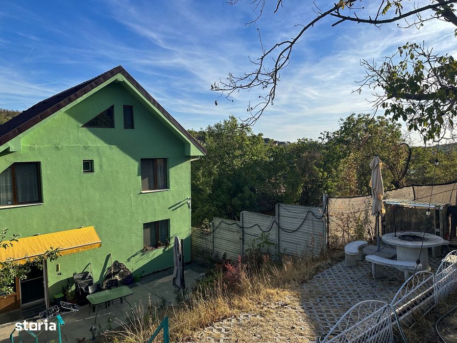 PF vand casa cu teren 1219 mp - 6 camere - 321 mp - str. Adevarului