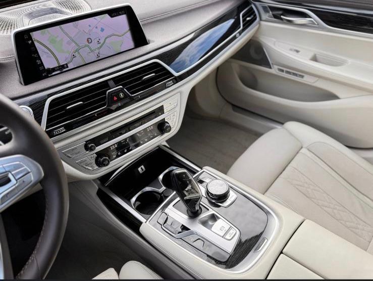 Vând BMW 740 X-DRIVE, 2017