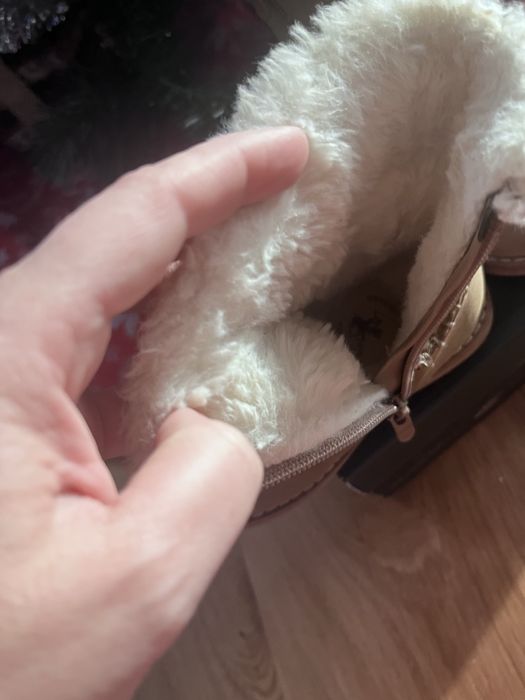 Топли и пухкави ботушки , номер 25, 16 см стелка