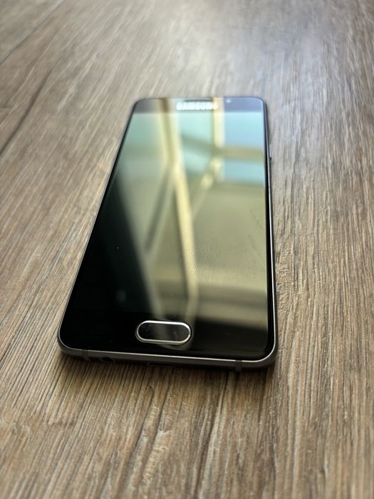 Samsung Galaxy A3 (2016) SM-A310F – Negru – Stare impecabilă / Liber de rețea