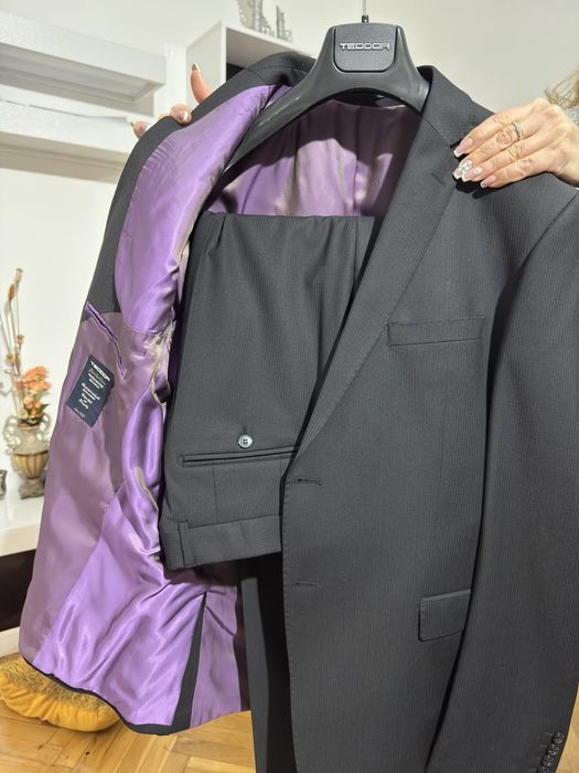 Два нови костюма