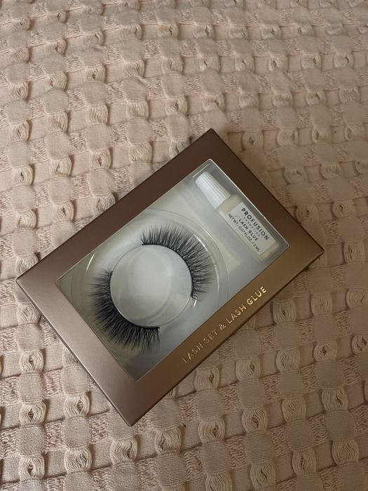 Чисто нови мигли