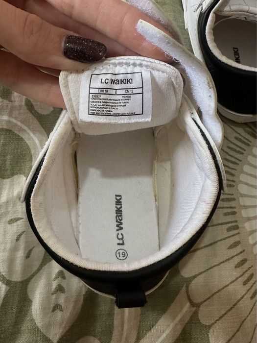 Кроссовки детские, фирменные LC Waikiki, отличного качества.