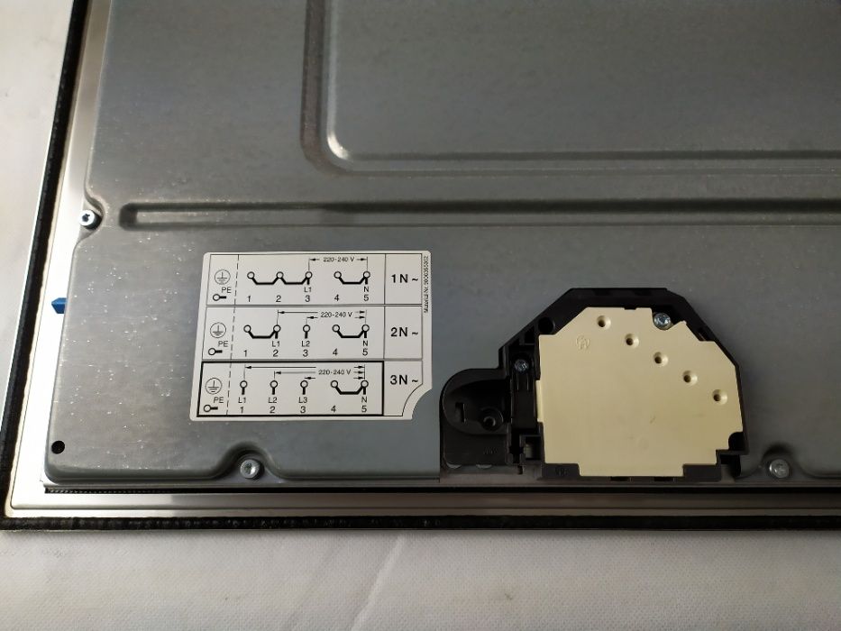 Neff Дизайнерски Керамичен плот за вграждане, котлон 80см Т14Т82Н0