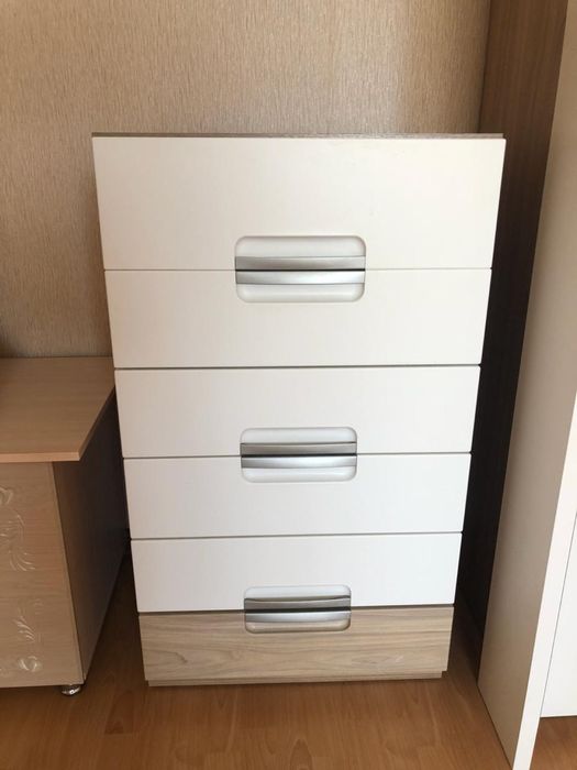 Продам спальный гарнитур