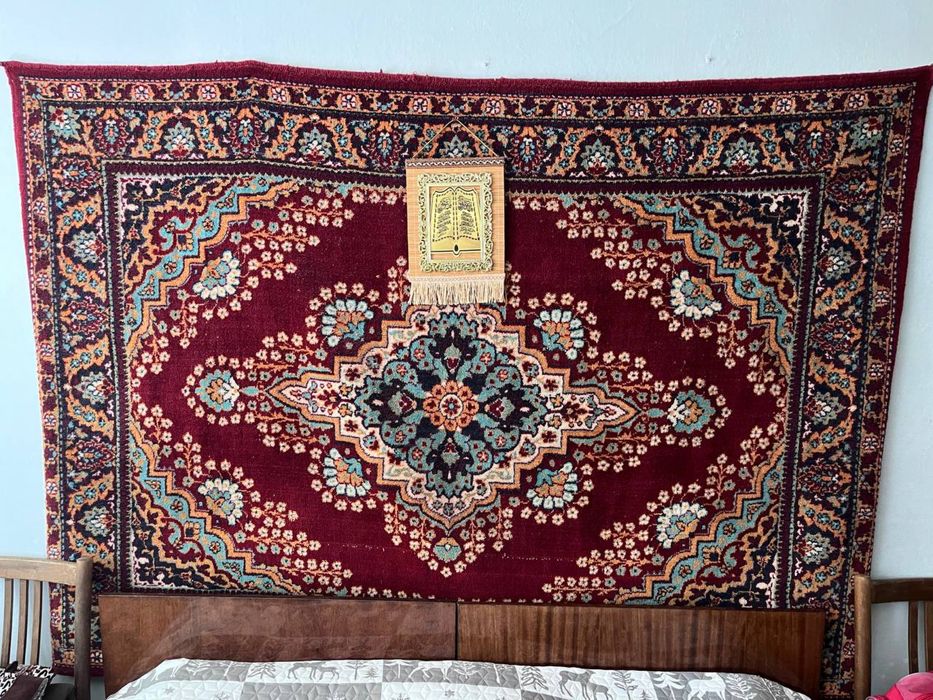 КОВЁР 1.5 на 2  Цена 70 000