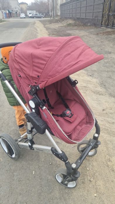 Коляска прогулочная